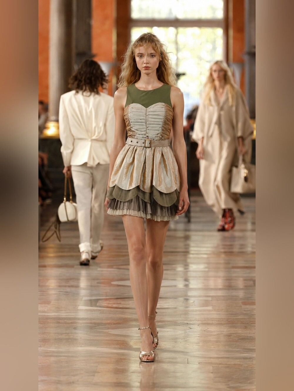 Twelve by Twelve Los Angeles Metallic Tiered Belted Dress S
